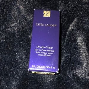 Este lauder foundation😇😍😍